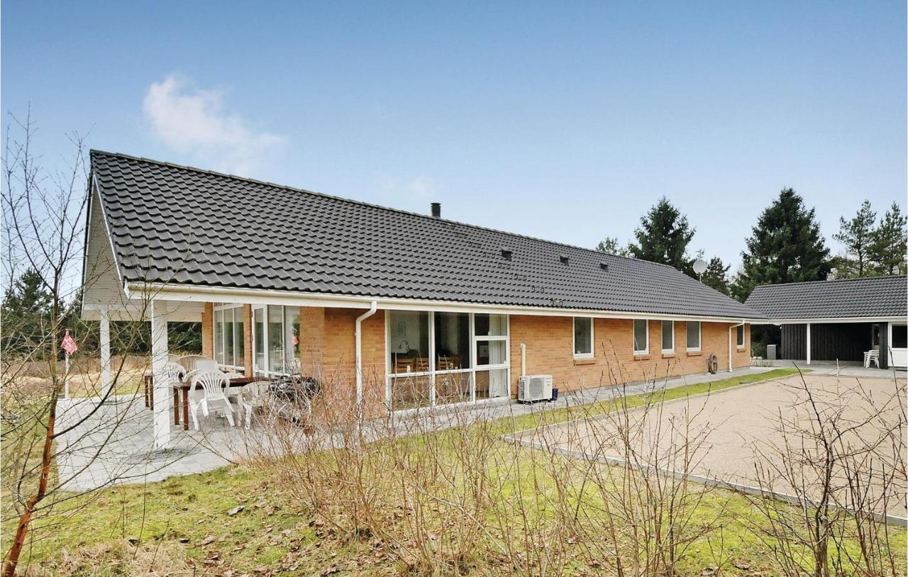 7 Bedroom Stunning Home In Herning Kolkaer Экстерьер фото