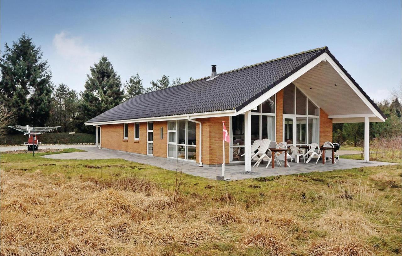 7 Bedroom Stunning Home In Herning Kolkaer Экстерьер фото